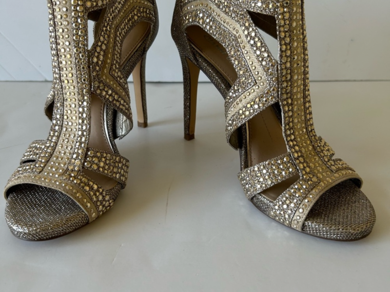 Preowned Gianni Bini heels with rhinestone size 7 Rose gold