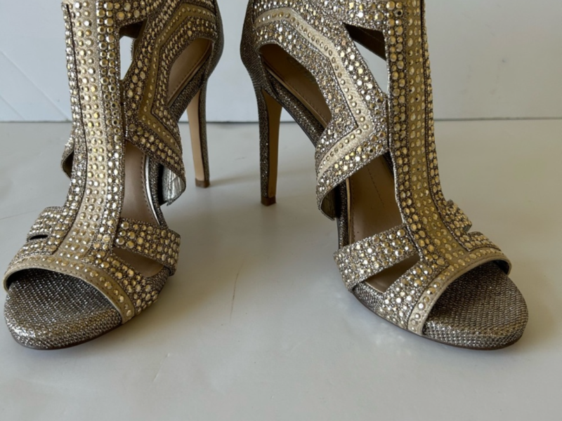 Preowned Gianni Bini heels with rhinestone size 7 Rose gold