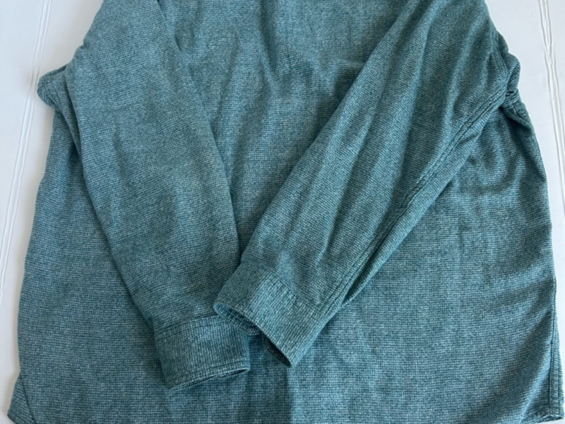 Duluth Trading Co relaxed fit long button down shirt M