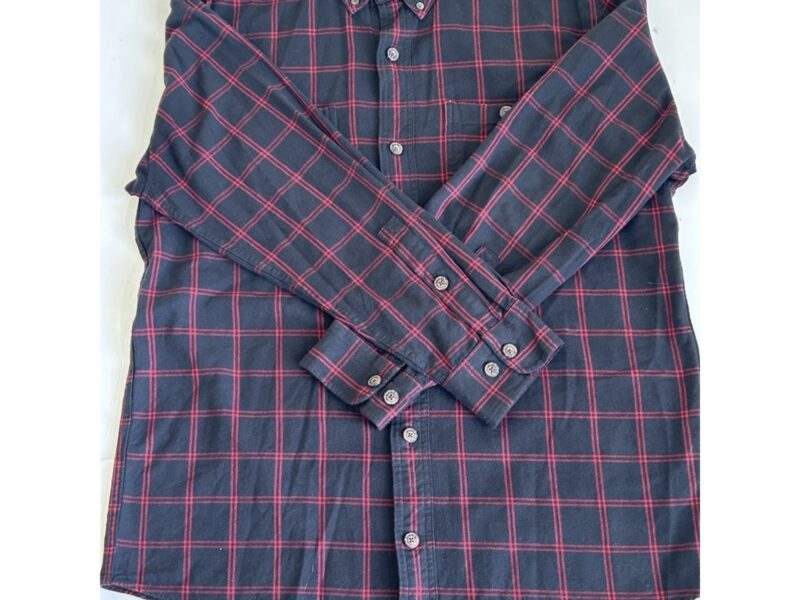Duluth Trading Co Black and Red Casual Button Down Shir