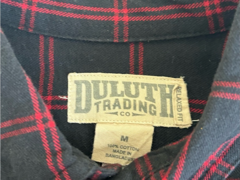 Duluth Trading Co Black and Red Casual Button Down Shir