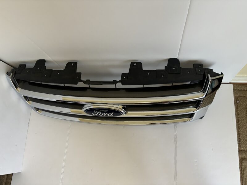 Ford Expedition Used front Grill -for mancave decor? Game room or shop?