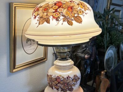 Vintage GWTW floral lamp electrified