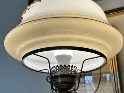 Vintage GWTW floral lamp electrified