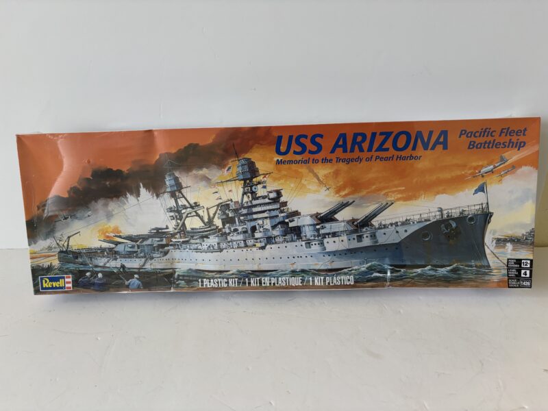 Revell model Kit 133-pc USS Arizona Pearl Harbor commemorative