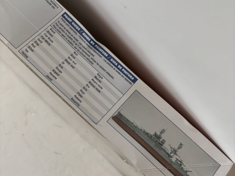 Revell model Kit 133-pc USS Arizona Pearl Harbor commemorative
