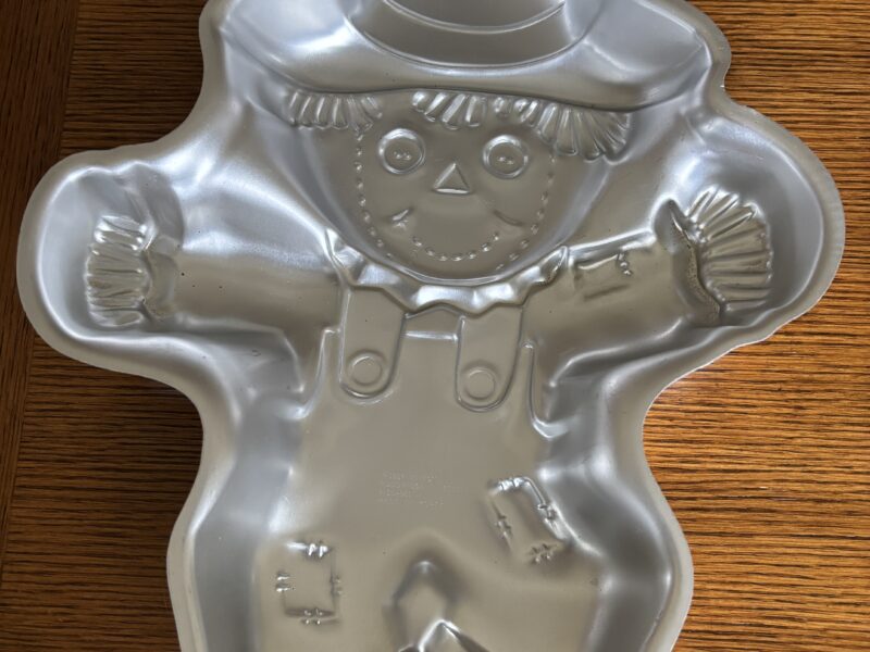 Wilton Scarecrow Aluminum cake mold
