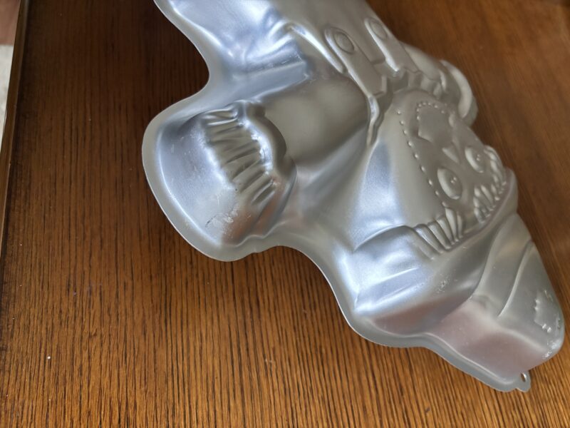 Wilton Scarecrow Aluminum cake mold