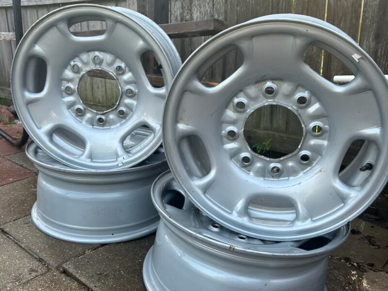 Lot of 4 GMC Sierra 2019 Tire Rims Accuride 17 X T V2J