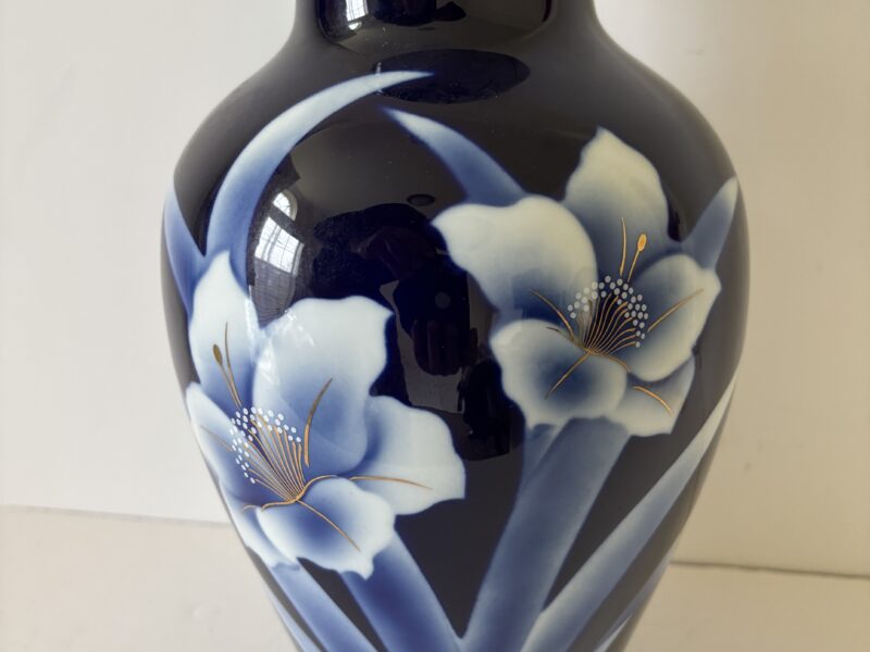 Vintage Cobalt Blue vase with white lilies - made in Japan