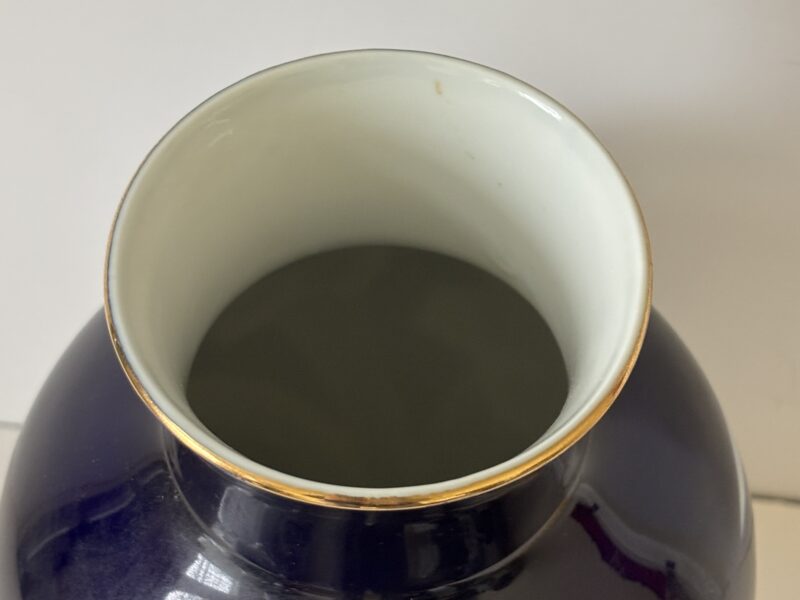 Vintage Cobalt Blue vase with white lilies - made in Japan