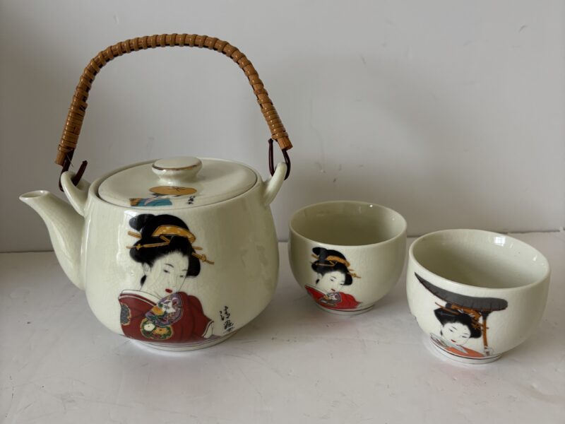 Porcelain Tea Set Japan - teapot and cups