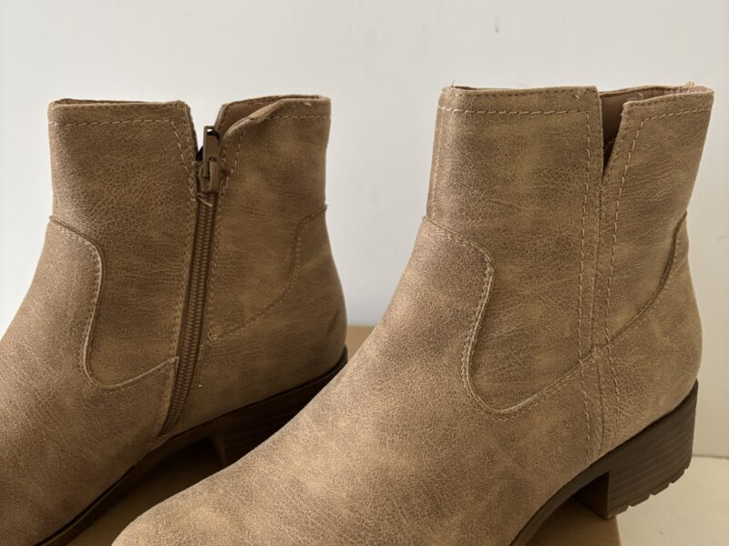 Frye and Co. Estreley Sand women sz 9.5