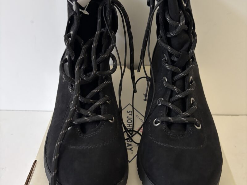 St. John's Bay Yumma Black Boits sz 6.5M Women