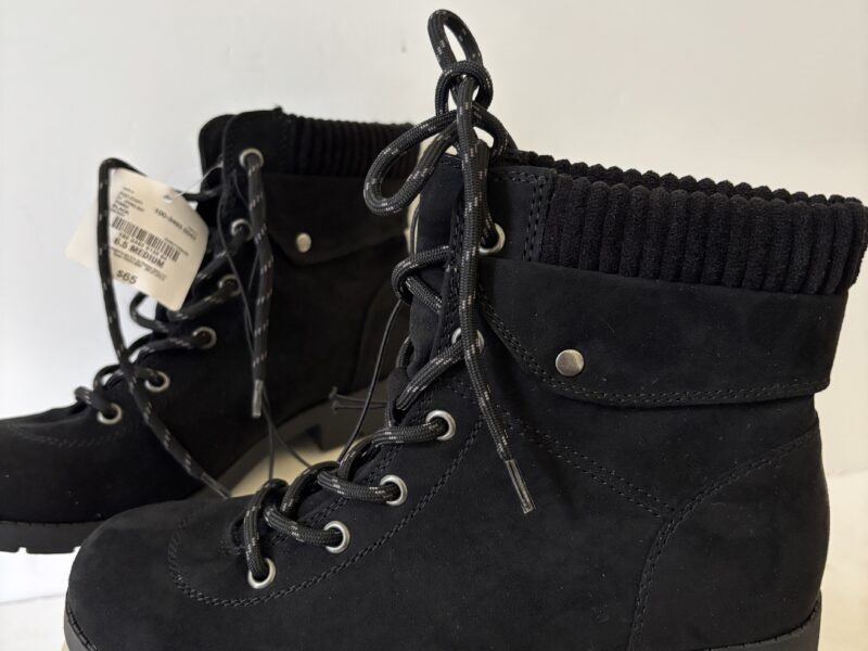 St. John's Bay Yumma Black Boits sz 6.5M Women