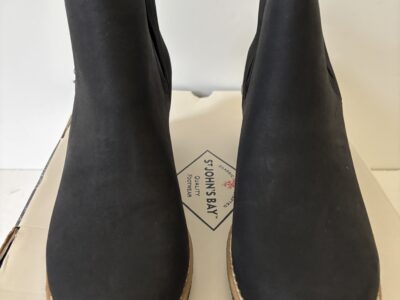 St. John's bay Burkley Black 6.5M Women's