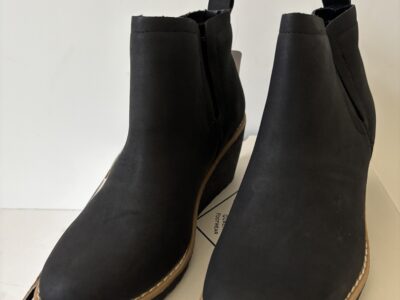 St. John's bay Burkley Black 6.5M Women's