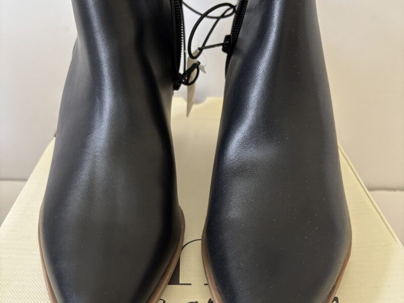 ANA Dutch Black Shoes sz 6M women's