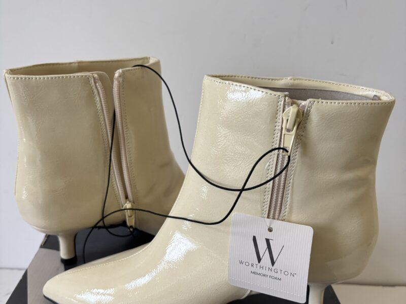 Worthington Marsten Cream size 6M heels memory foam