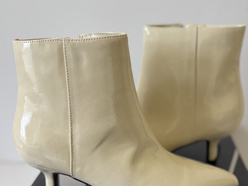 Worthington Marsten Cream size 6M heels memory foam