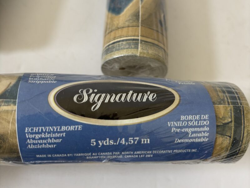 Retired Design Signature Wallpaper border 5 yards 10" wide