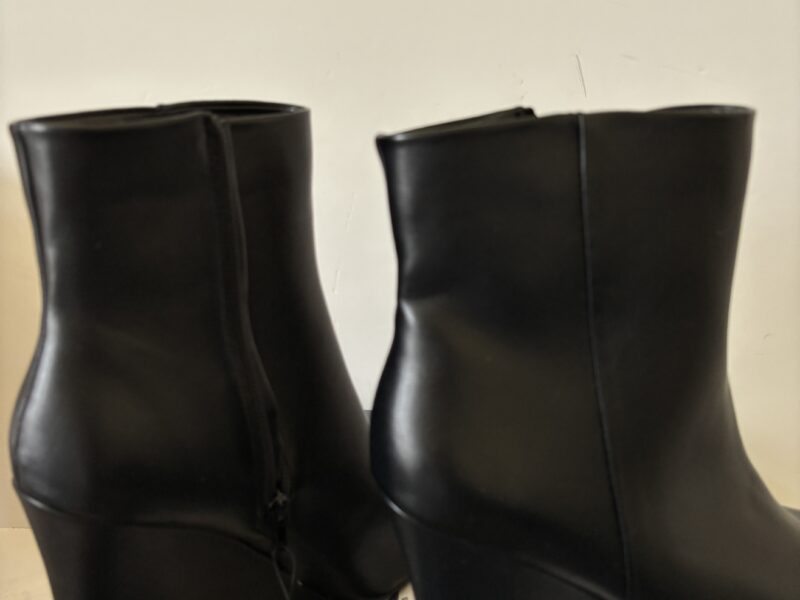 Worthington Padley Black Women's size 9.5M