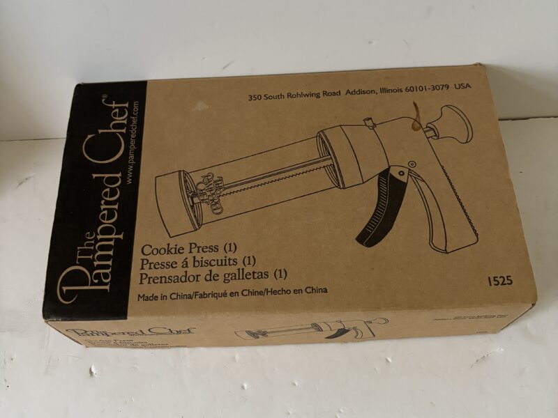 Pampered Chef cookie press set