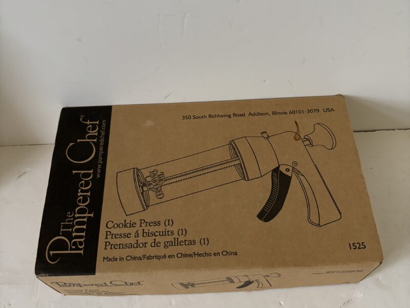 Pampered Chef cookie press set