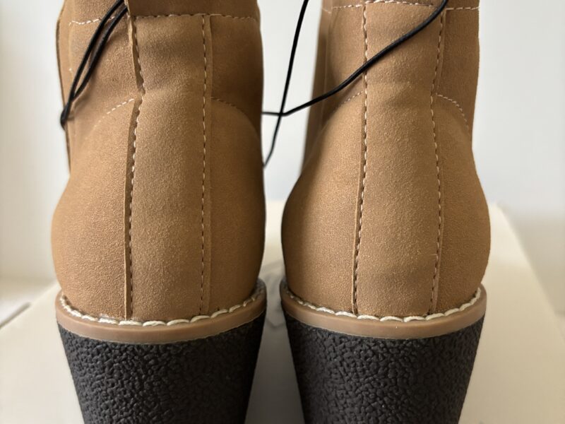 St. John's Bay Burkley Boots sz 6M women's color LT TAN