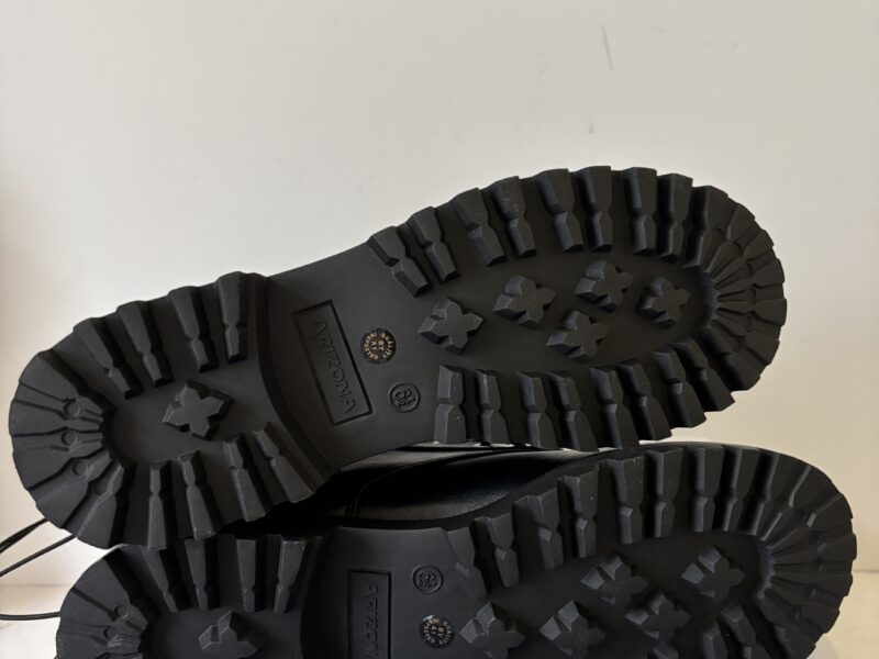 Arizona Fox Black Boots size 6.5M women's