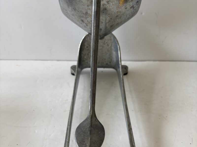 Vintage Wear-Ever Aluminum lemon orange Juicer