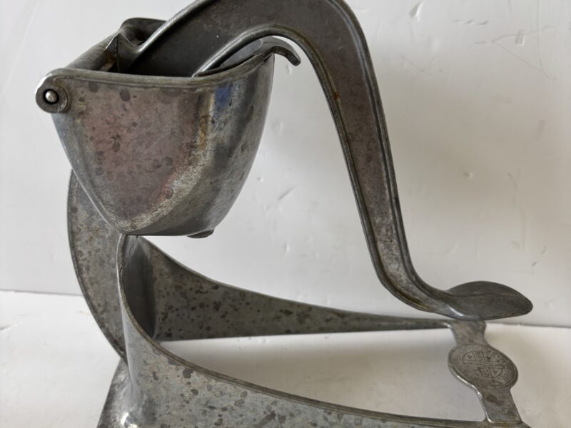 Vintage Wear-Ever Aluminum lemon orange Juicer