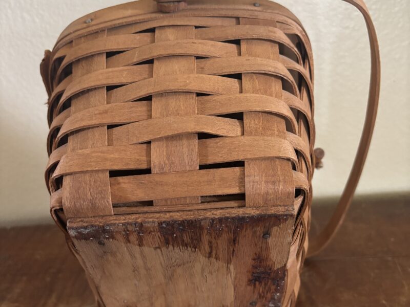 Vintage signed 1987 Longaberger 10 x8x6 basket