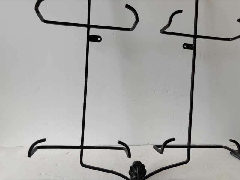 Wrought iron 4 plate wall rack display pineapple topper
