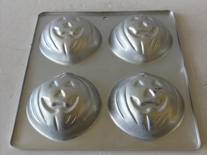 Vintage Wilton Halloween Jack-o-lantern aluminum mold