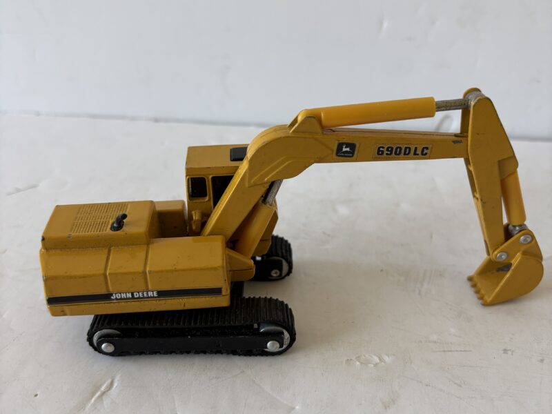 John Deere 690D LC Excavator diecast by ERTL