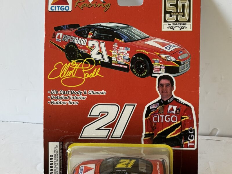 Elliot Sadler #21 ford Taurus NASCAR racer diecast