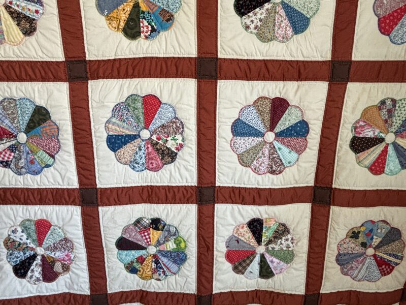 Quilt Dresden plates