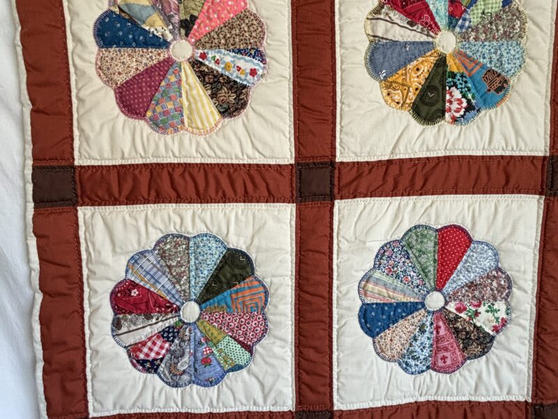 Quilt Dresden plates