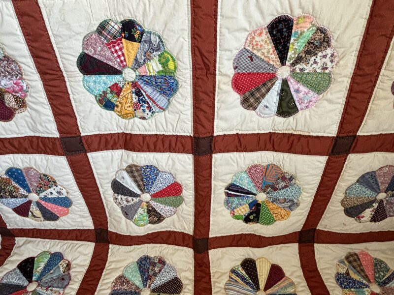 Quilt Dresden plates