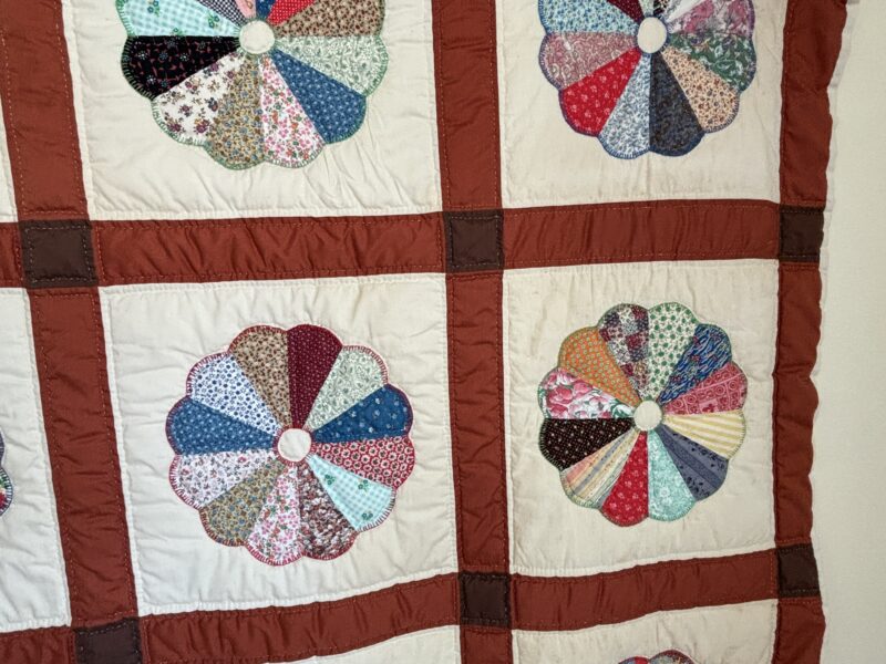 Quilt Dresden plates