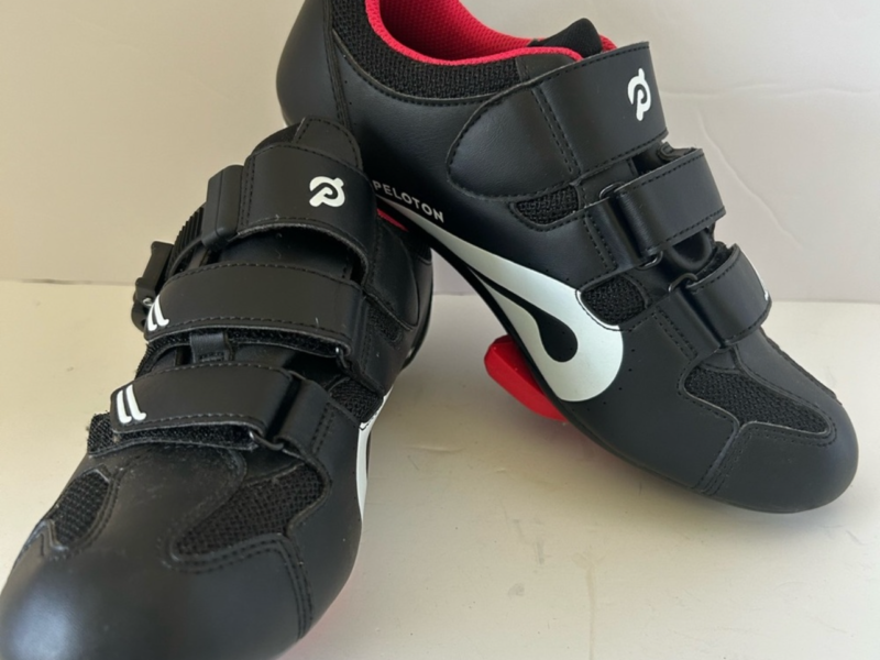 Peloton cycling shoes size 37 US 7