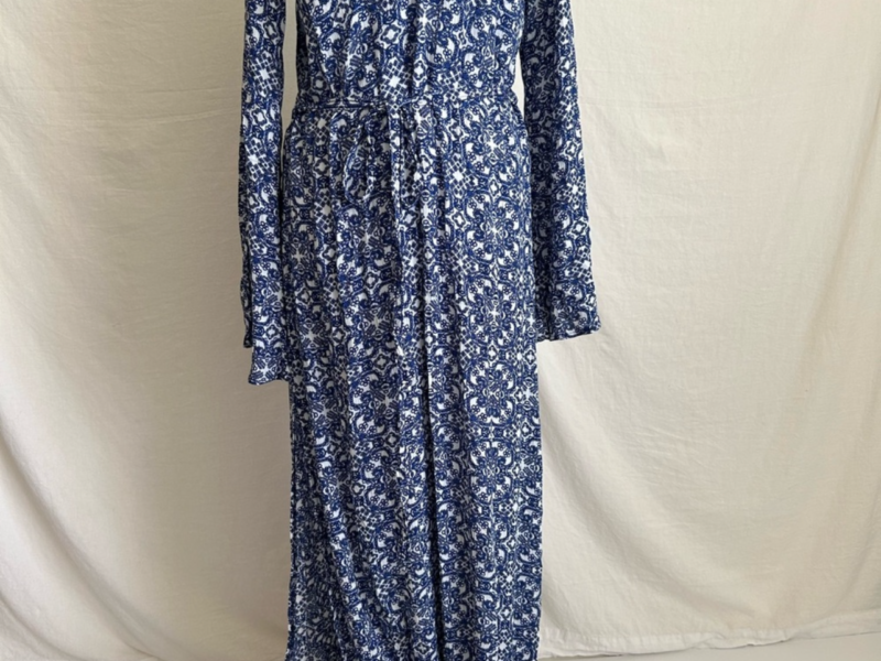 Lulus Long sleeve dress midi size S