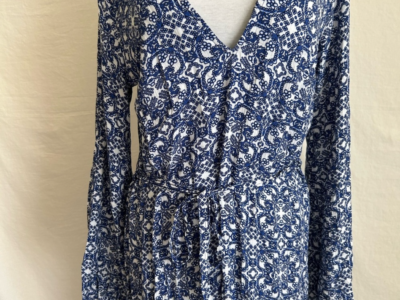 Lulus Long sleeve dress midi size S