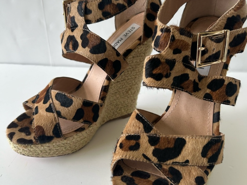 Steve Madden cheetah print wedge sandal 7M