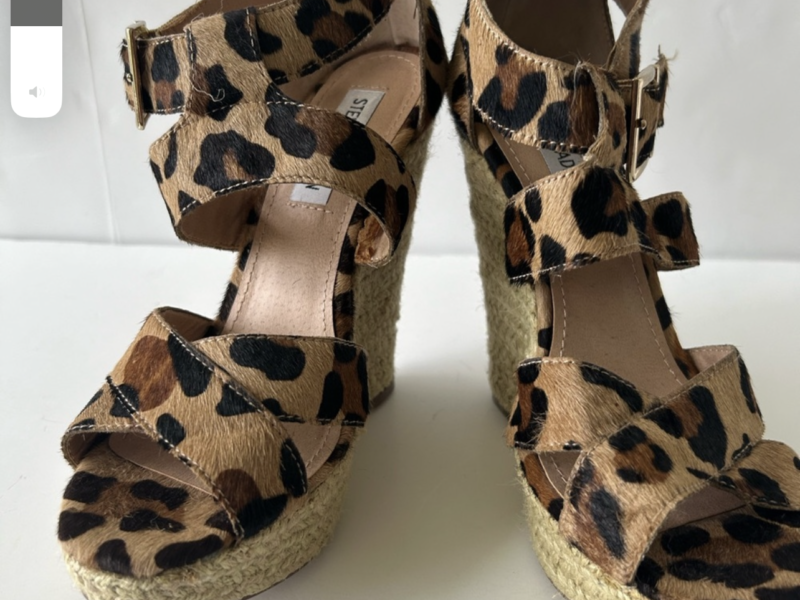 Steve Madden cheetah print wedge sandal 7M