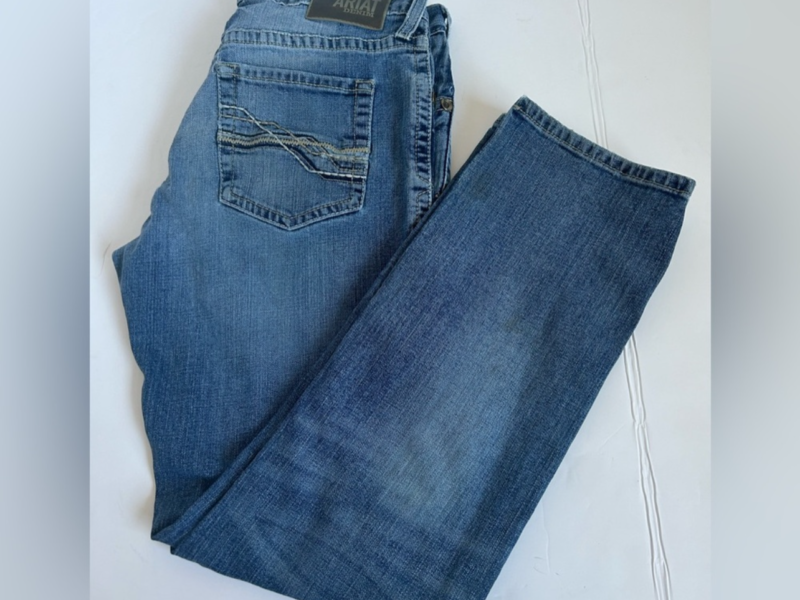 Ariat men relaxed straight leg denim pants 33/32