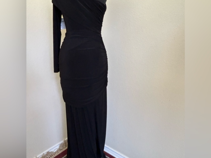 NWT Long black gown by Windsor S Retail $49