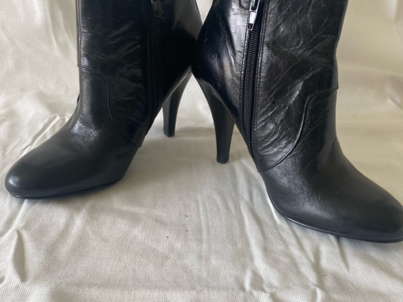 Preowned Nine West ankle boots 6 1/2M