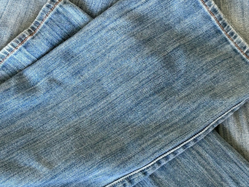Preowned women Lucky Brand jeans size 6/28 Sweet ‘N Straight